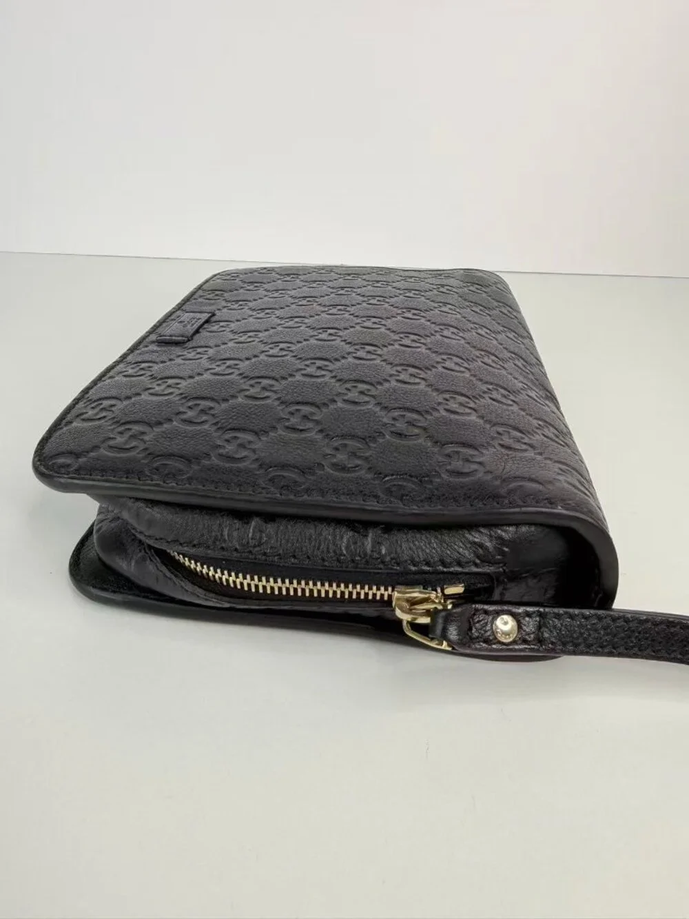 Gucci Signature Black Leather Zip Clutch Travel Organizer Wristlet